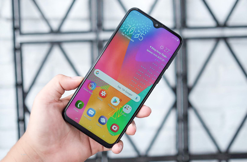 Samsung Galaxy M20 smartphone sở hữu màn hình giọt nước đầu tiên của Samsung Samsung Galaxy M20 smartphone sở hữu màn hình giọt nước đầu tiên của Samsung