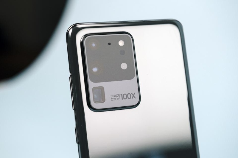Chiếc camera đẳng cấp nhất trong bộ 3 máy