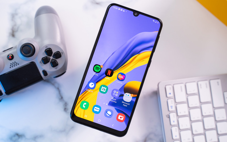 Nên mua Samsung Galaxy M21 tại 24hStore