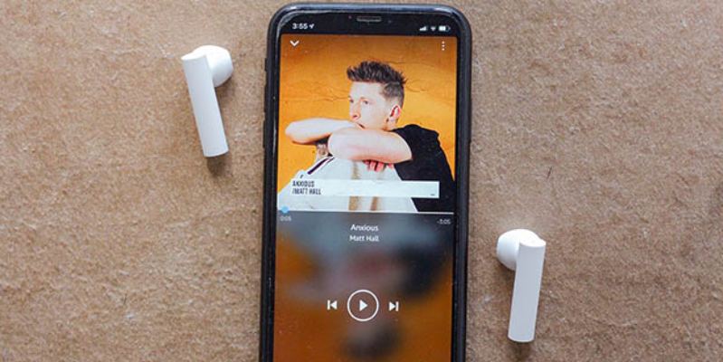 Tai nghe Mi True 2 kết nối với các thiết bị khác dễ dàng tiện lợi