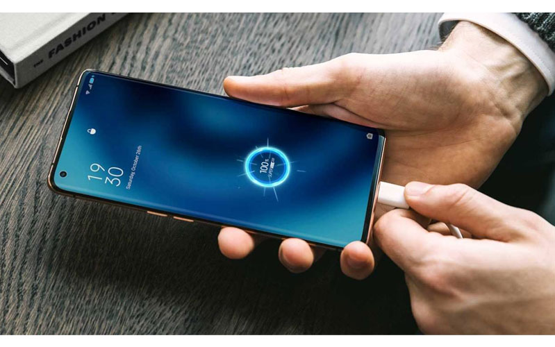 Oppo tăng tốc độ sạc nhanh