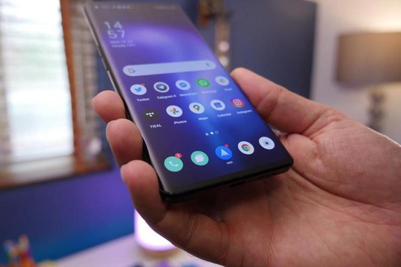 màn hình khi ở góc nghiên cuae máy X2 neo