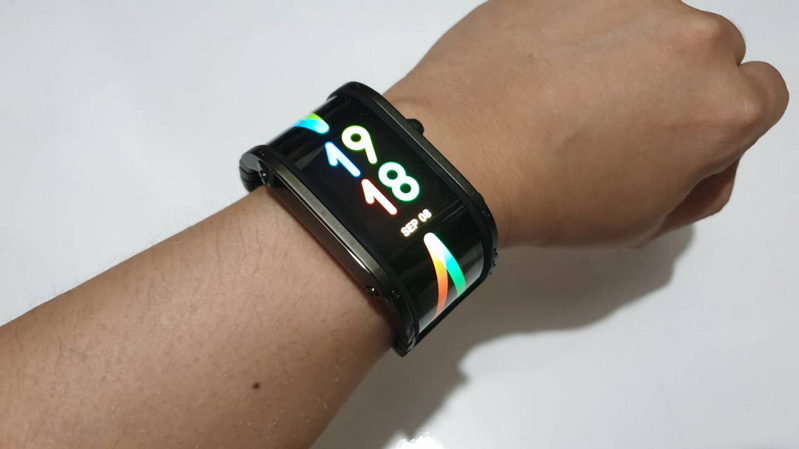 ngoại hình nubia watch