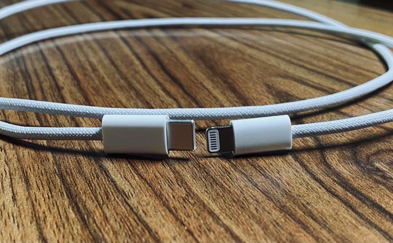iPhone 12 sẽ cọng cáp USB-C to lightning 