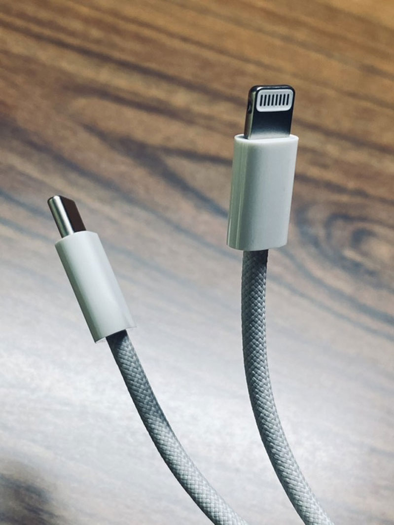 Cáp iPhone 12 sẽ được bọc vải nhằm tăng độ bền 