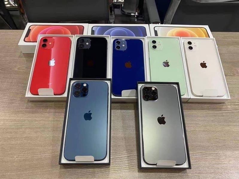 Hình ảnh mở hộp bộ đôi iPhone 12 