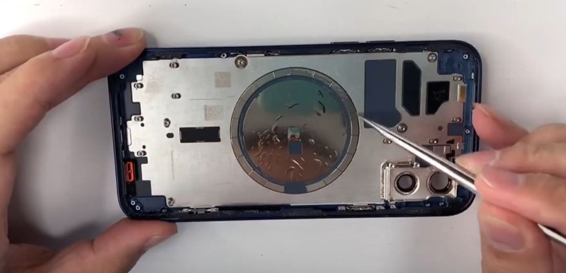 MagSafe trên iphone 12 