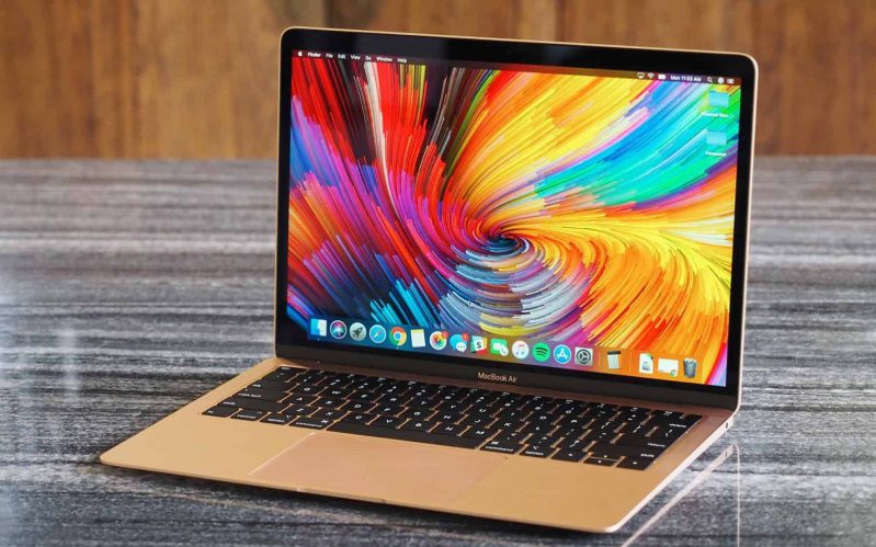Khác biệt lớn nhất giữa MacBook Air M1 và MacBook Pro M1 là quạt