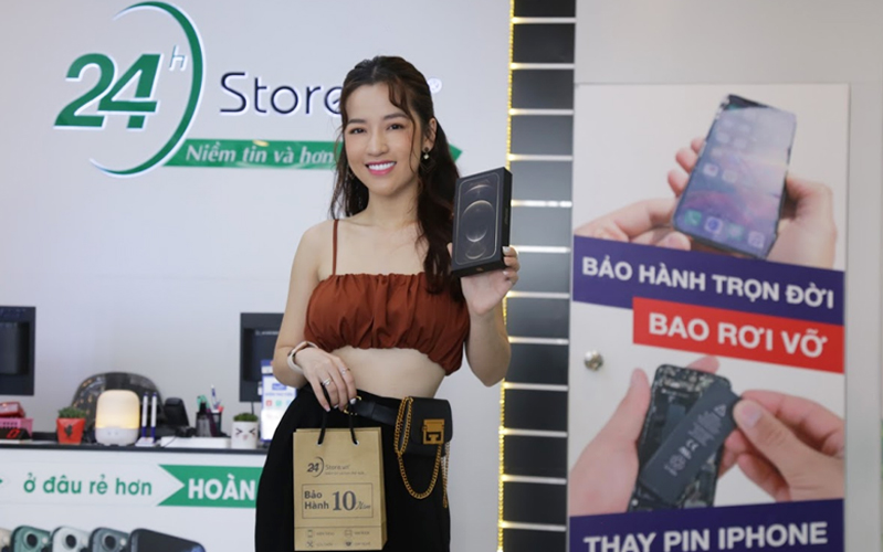 Diễn viên Puka mua iPhone 12 Pro Max tại 24hStore