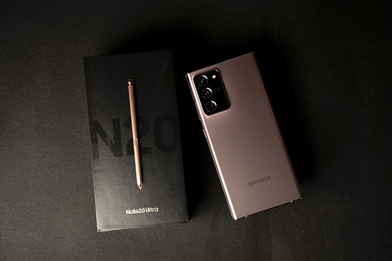 mặt sau note 20 ultra 