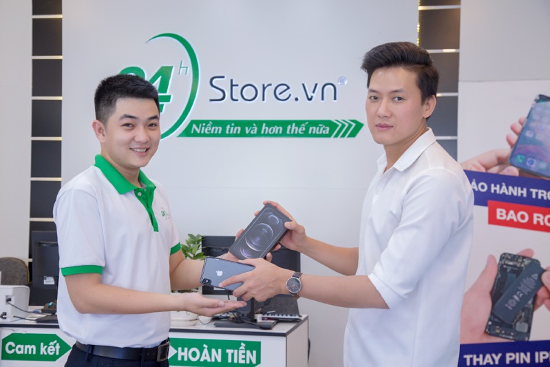 Quách Ngọc Tuyên thu cũ đổi mới từ XS Max lên iPhone 12 Pro Max