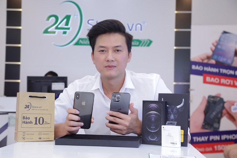 Nam diễn viên quyết định quay lại để mua iPhone 12 Pro Max tặng cho vợ của mình