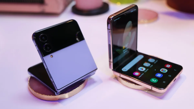 Màn hình của Z Flip4