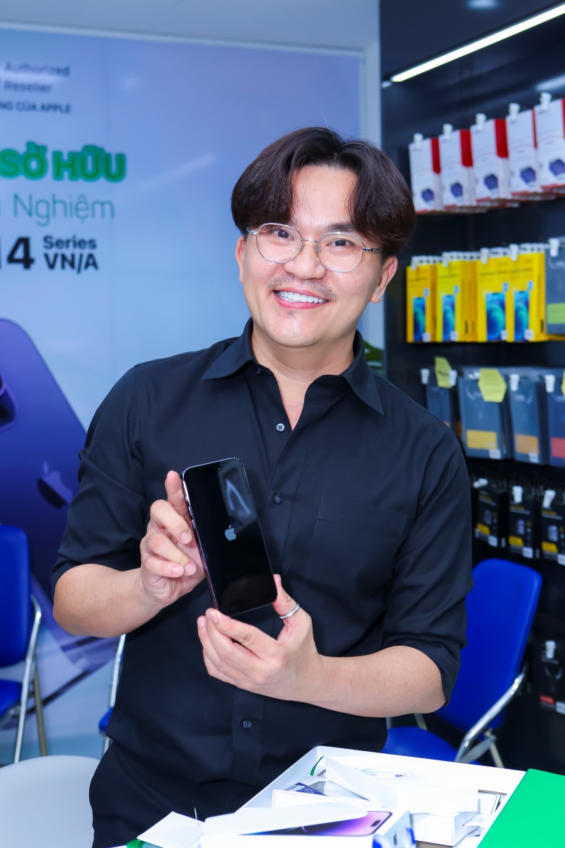 Đại Nghĩa tin chọn 24hStore là nơi uy tín để lên đời iPhone 14