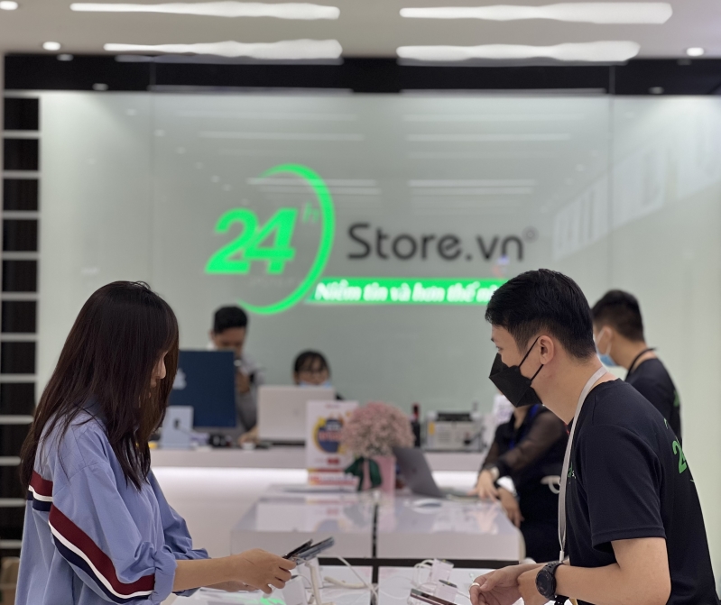 Nên mua chính hãng VN Nhân viên 24hStore luôn nhiệt tình hỗ trợ khách hàng