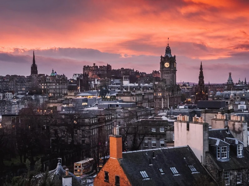 Edinburgh lúc hoàng hôn