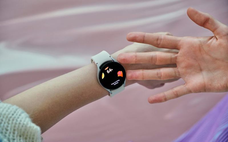 Ưu điểm của màn hình Super AMOLED là tiết kiệm năng lượng, độ tương phản và sắc nét cao nên được nhiều người dùng yêu thích