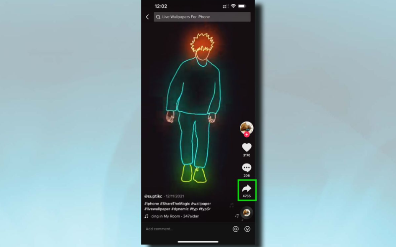Mẹo dùng video TikTok đặt thành màn hình khoá trên iPhone Nhấn vào biểu tượng chia sẻ