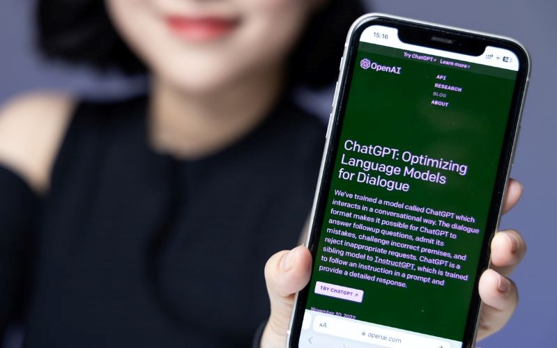 ChatGPT là siêu chatbot đang gây bão mạng xã hội nhiều ngày qua bởi khả năng tương tác giống người