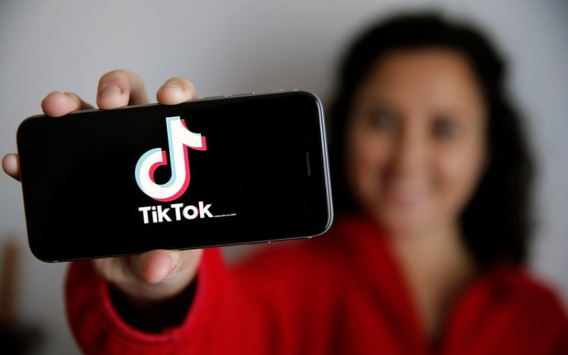 TikTok cho rằng họ sẽ tự động mặc định người chơi dưới 18 tuổi và hạn chế thời gian xem TikTok là 60 phút