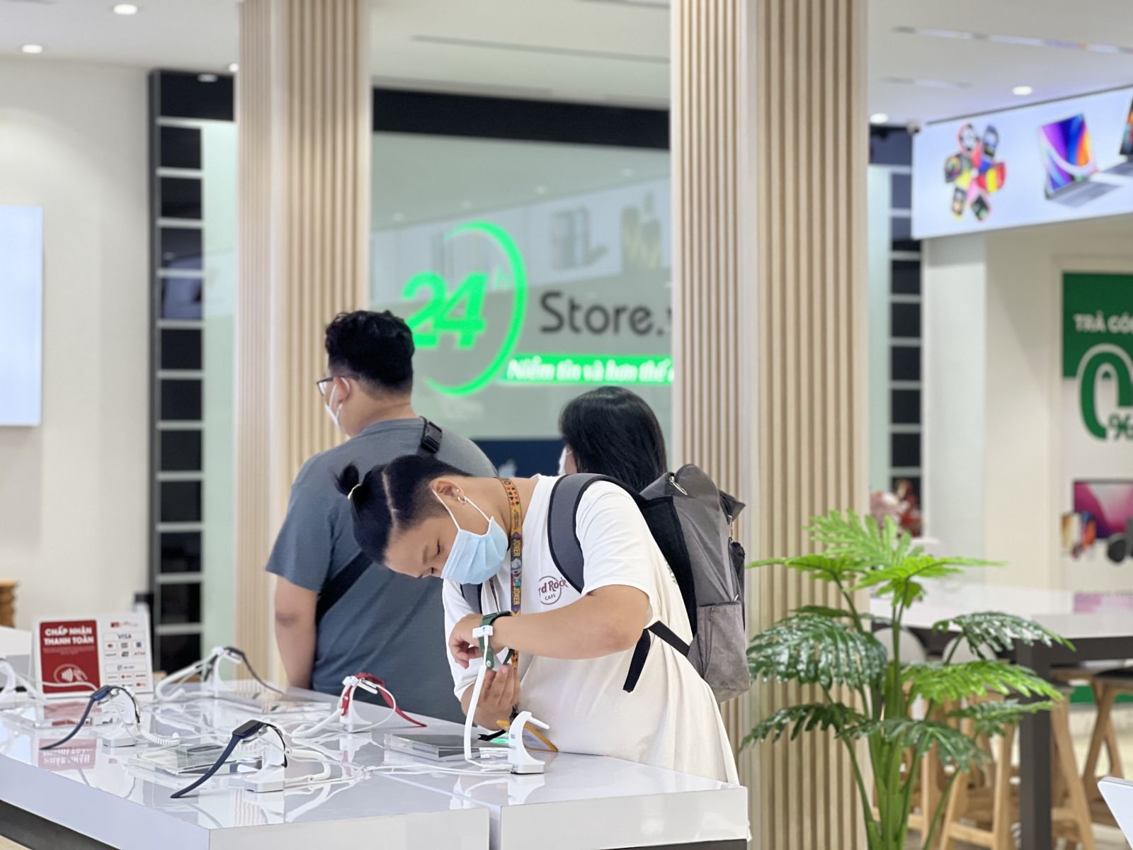  Apple Watch Series 7 - 45mm - LTE - mặt nhôm, dây cao su - Cũ chính hãng