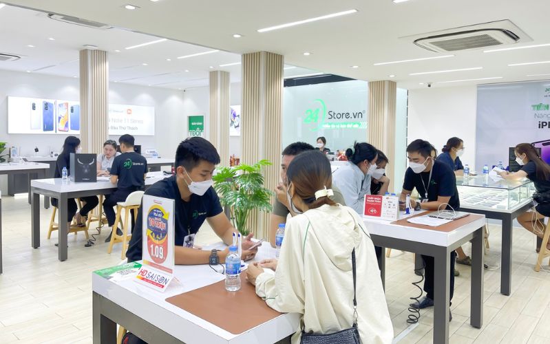 Khách hàng tại 24hStore