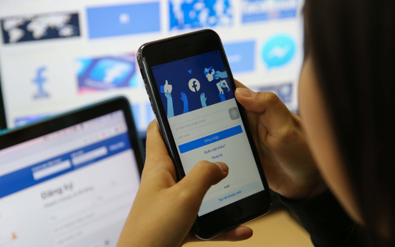 Các tài khoản trên trang nước ngoài như Facebook cũng cần được định danh
