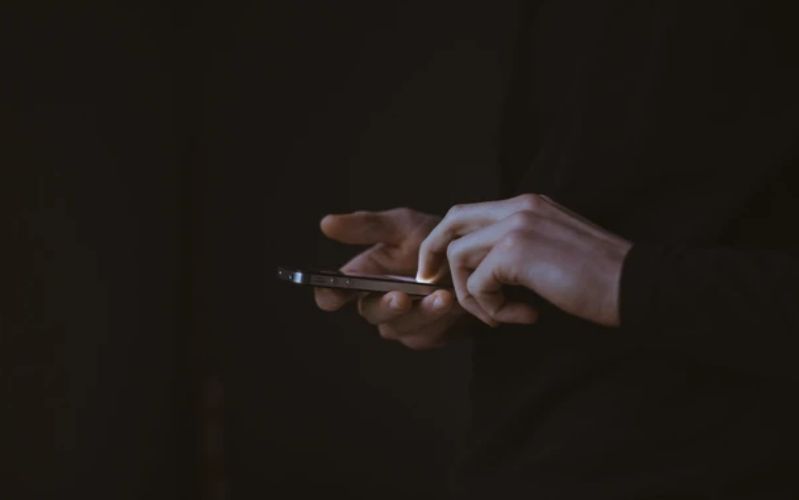 iPhone của bạn có nguy cơ bị theo dõi