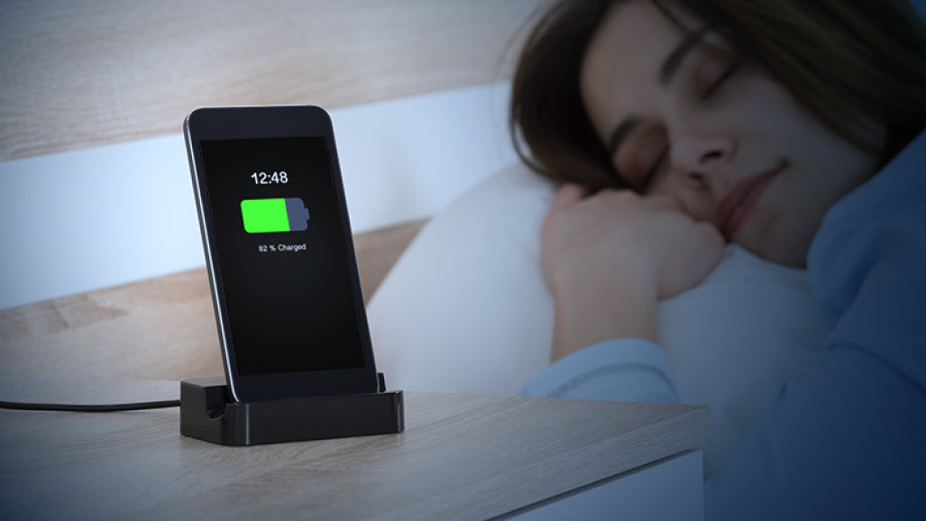 Tại sao khi ngủ bạn nên để điện thoại ở chế độ máy bay Tiết kiệm pin
