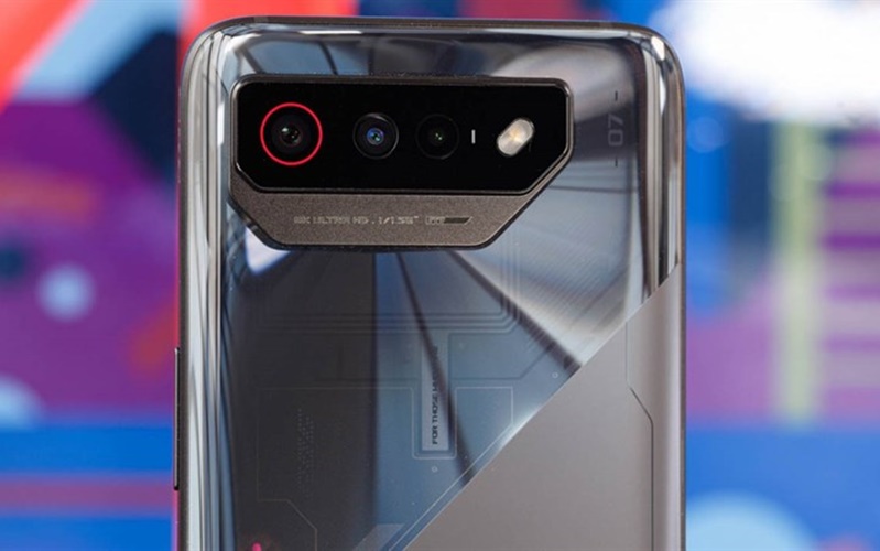 Camera sau của ASUS ROG Phone 7