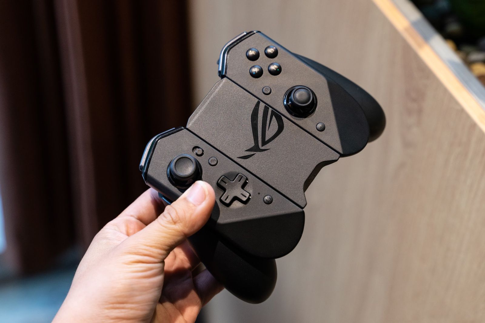 Đánh giá tay cầm Asus ROG Kunai 3 Gamepad