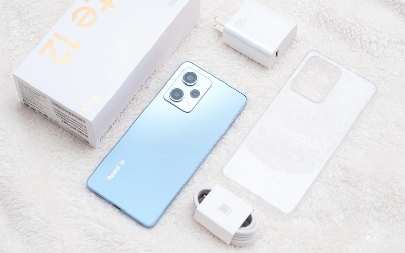 Thiết kế của Redmi Note 12 Pro 5G vẫn sang trọng hơn