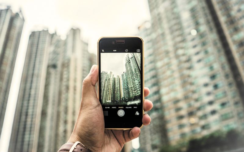 Smartphone chụp ảnh dưới nắng