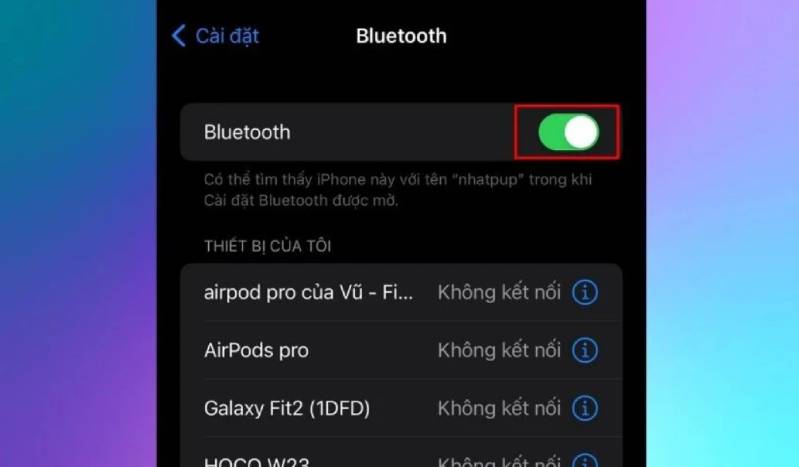 phát âm thanh điện thoại/máy tính cùng lúc trên 2 loa Bluetooth Bạn kéo nút gạt sang bên phải để bật Bluetooth