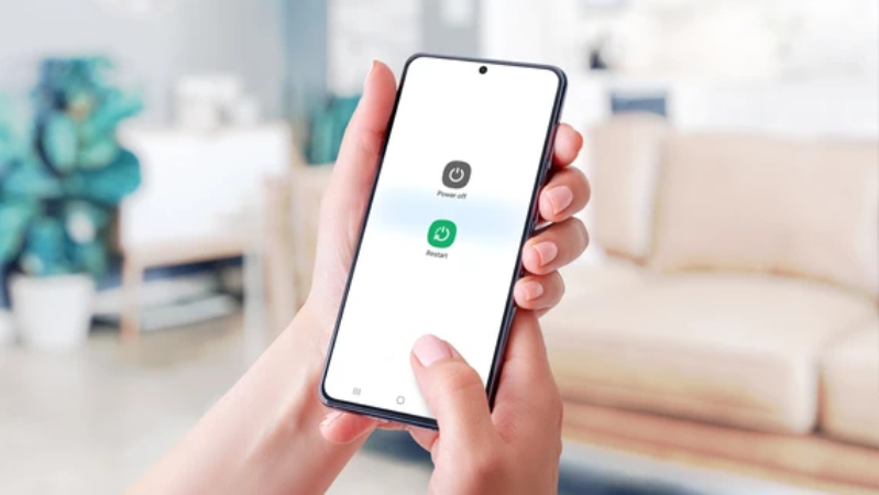 Cách khởi động lại điện thoại Samsung