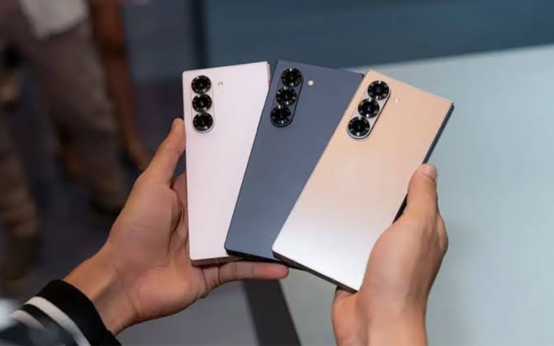 Galaxy Z Fold6 có các màu Xám Metal, Xanh Navy và Hồng Rosé