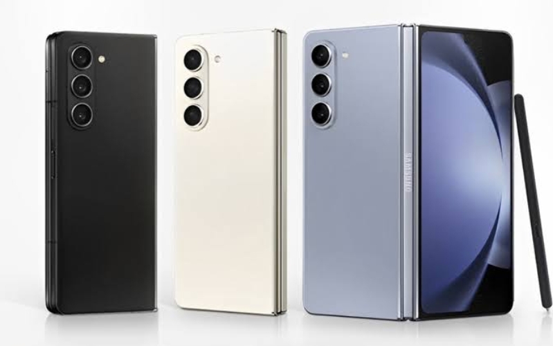 Galaxy Z Fold5 có các màu Xanh Icy, Đen Phantom và Kem Ivory