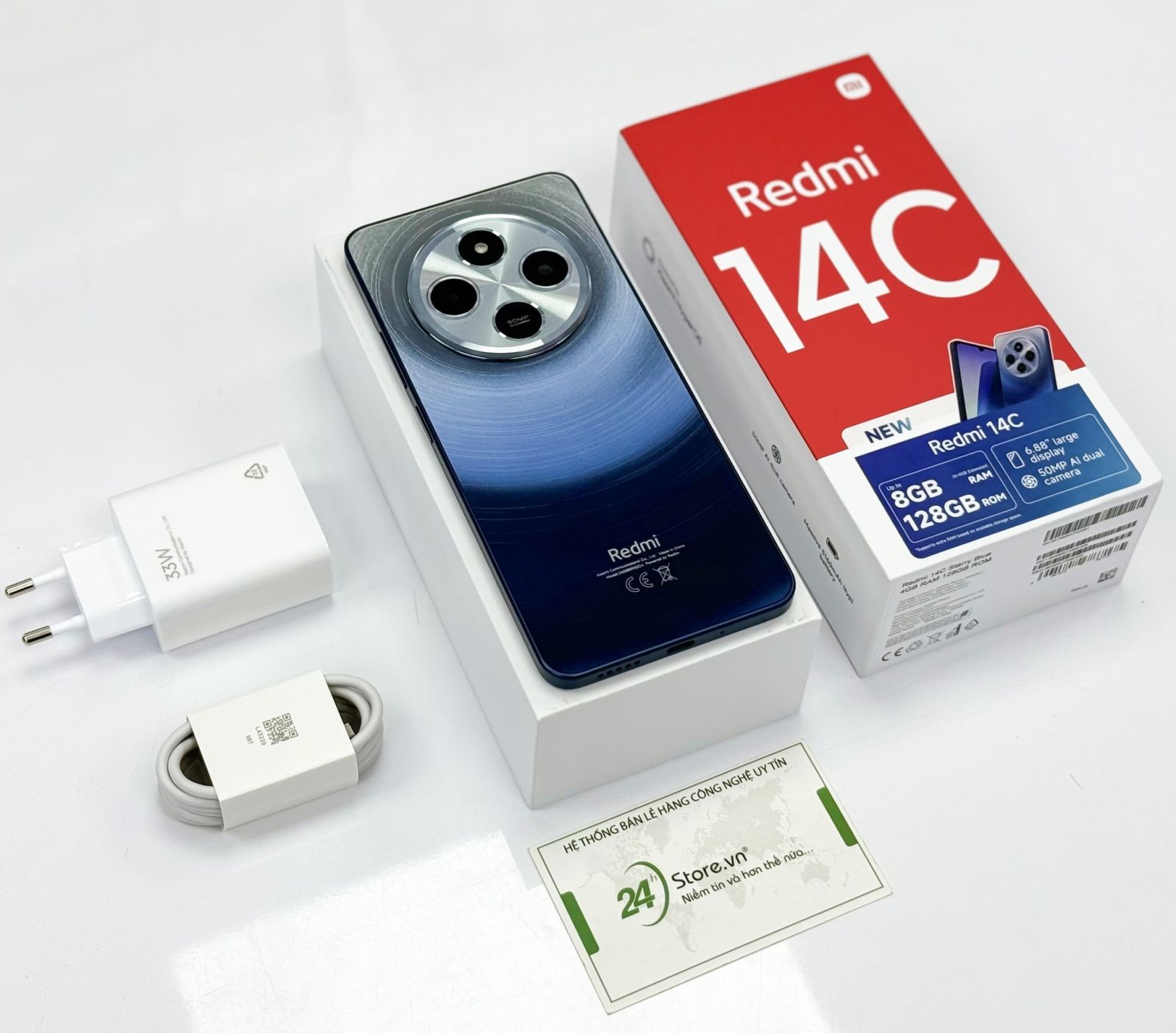 Dung lượng pin khủng cùng cáp sạc nhanh 18W