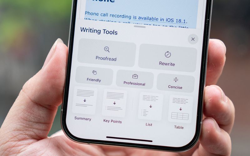Công cụ Viết thông minh trên iOS 18.1