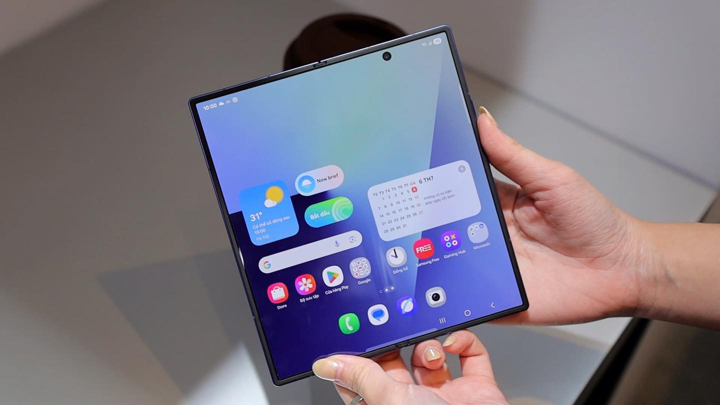3.4. Màn hình chính Samsung Galaxy Z Fold7 5G 12GB/256GB Chính Hãng - Không gian hiển thị đỉnh cao cho công việc và giải trí