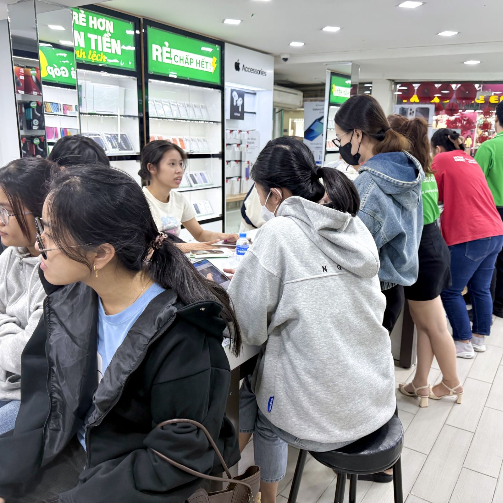 5. Vì sao nên mua MacBook Air M5 13 inch 2026 10 CPU 8 GPU 16GB/512GB Chính hãng Apple Việt Nam tại 24hStore?