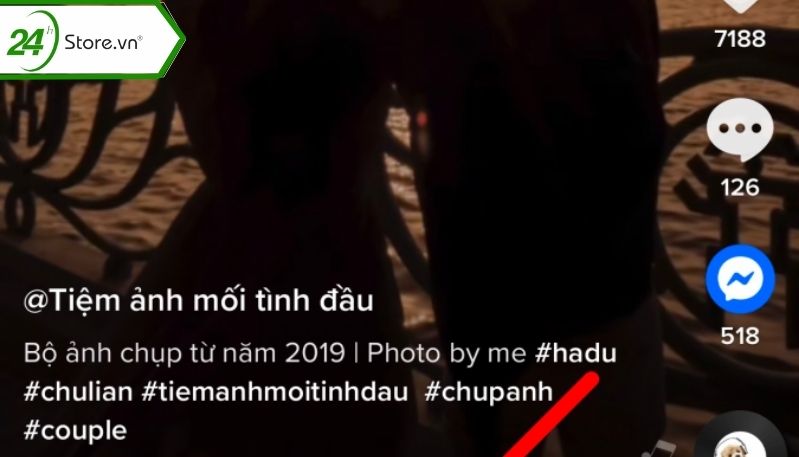 Có văn bản trên khung video mở đầu