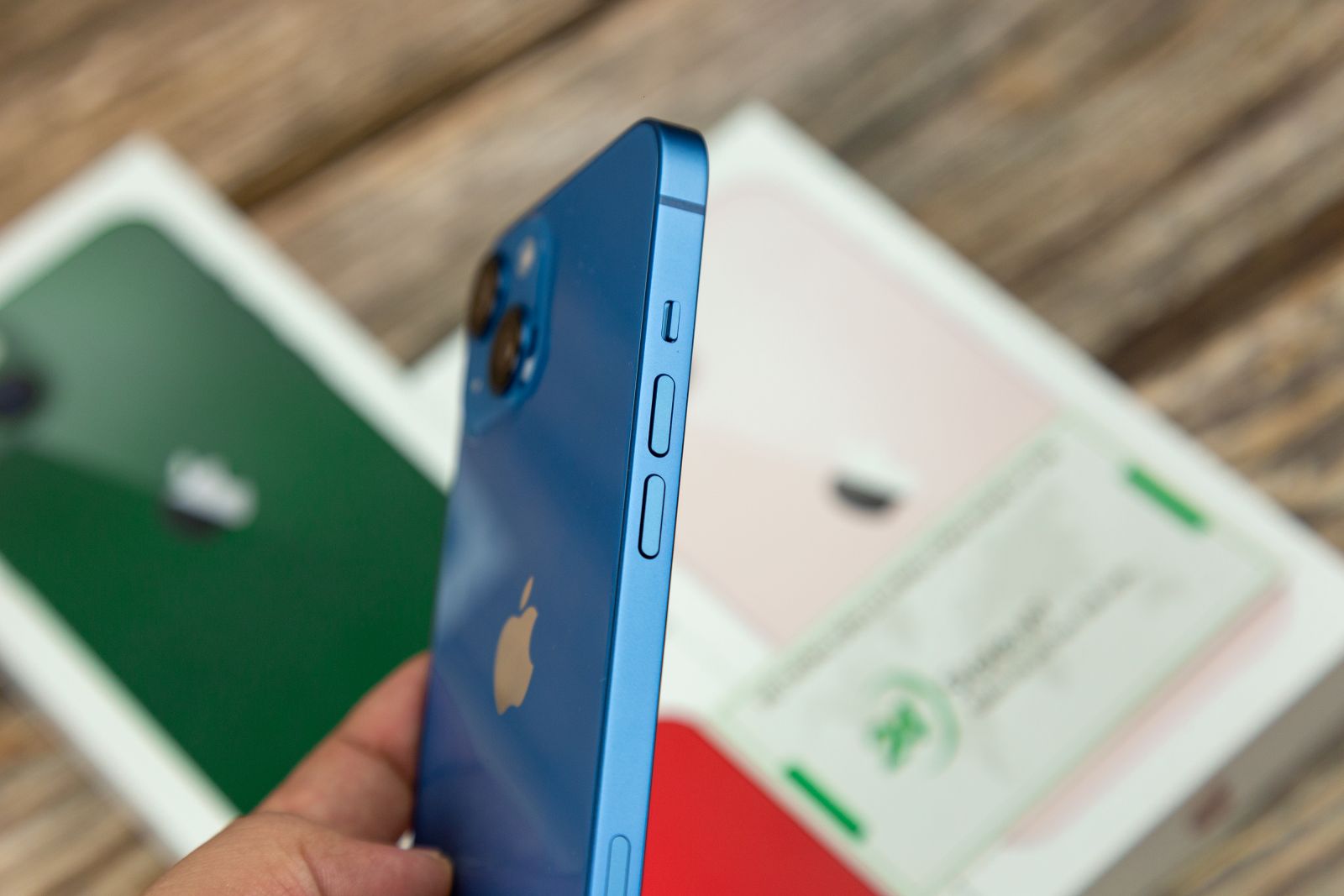 So sánh iPhone Xs Max và iPhone 13