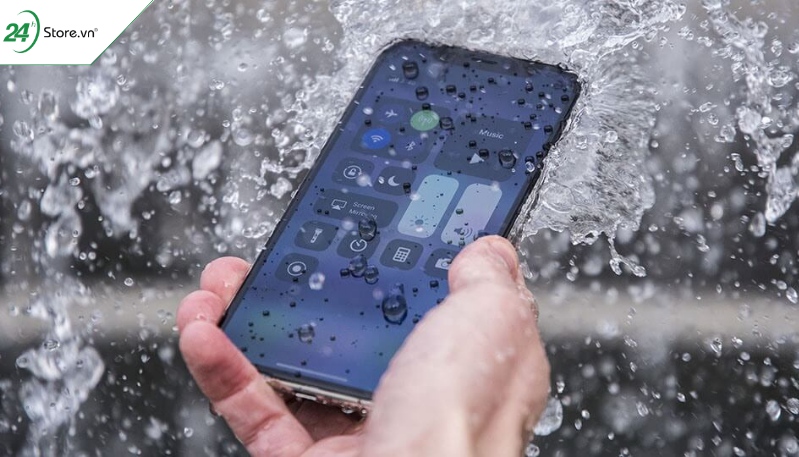 So sánh iPhone 11 và iPhone 11 Pro Max về khả năng chống nước So sánh iPhone 11 và iPhone 11 Pro Max về khả năng chống nước