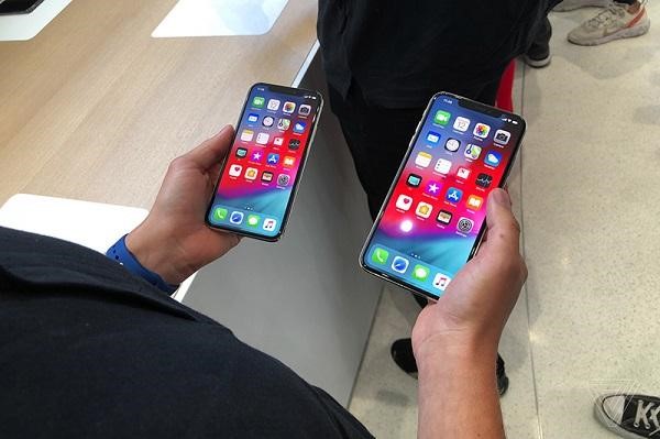 iPhone XS và XR