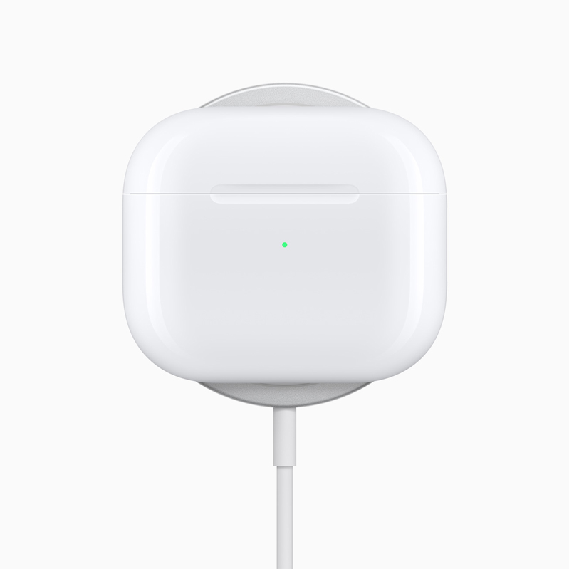 Apple AirPods 3 ra mắt 