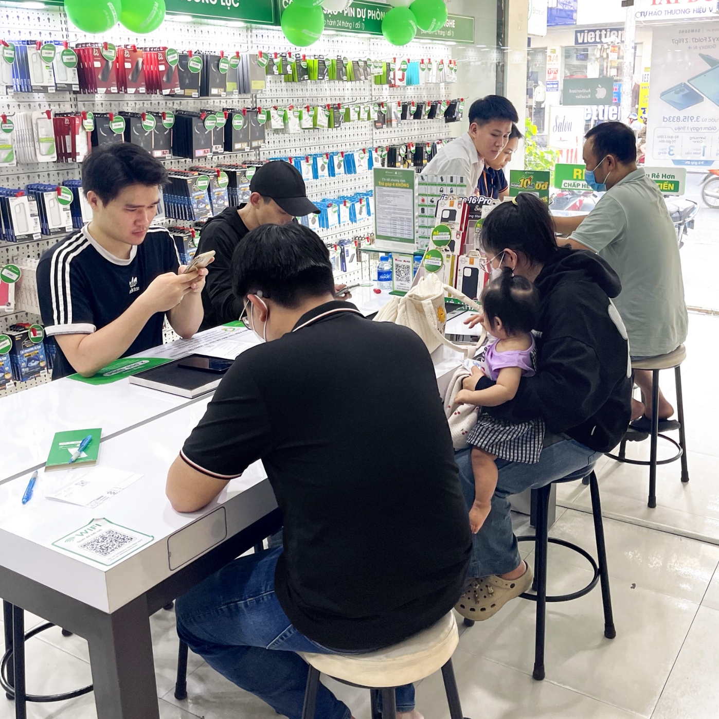 mua watch se 2 chính hãng tại 24hstore