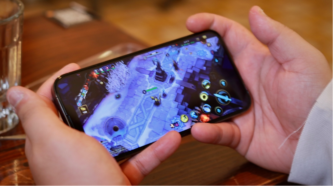 Độ sáng màn hình iPhone bao nhiêu là phù hợp