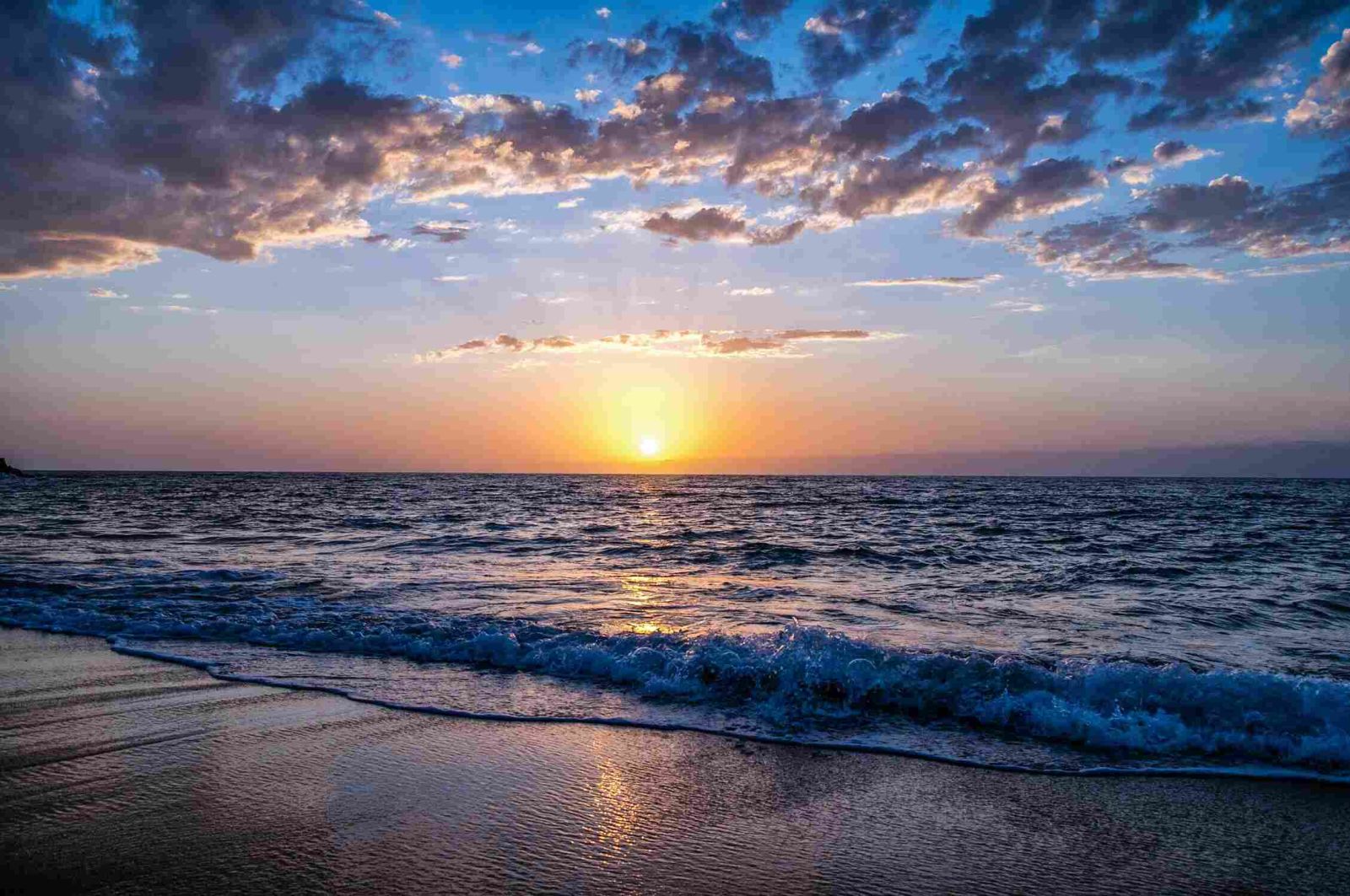 Hình nền bãi biển đẹp, chill cho máy tính