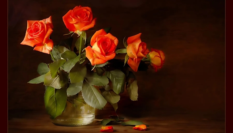 ảnh nền hoa hồng đỏ bình thuỷ tinh
